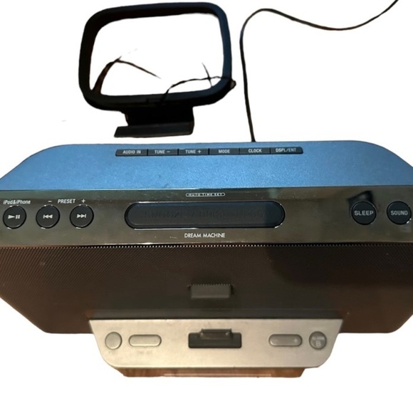 SONY Personal Audio Docking Station ICF-6515iP, 6.5x11.5x4.5” vm - Picture 2 of 12